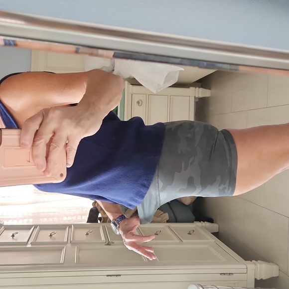 No brand $5 - Picture 3 of 6